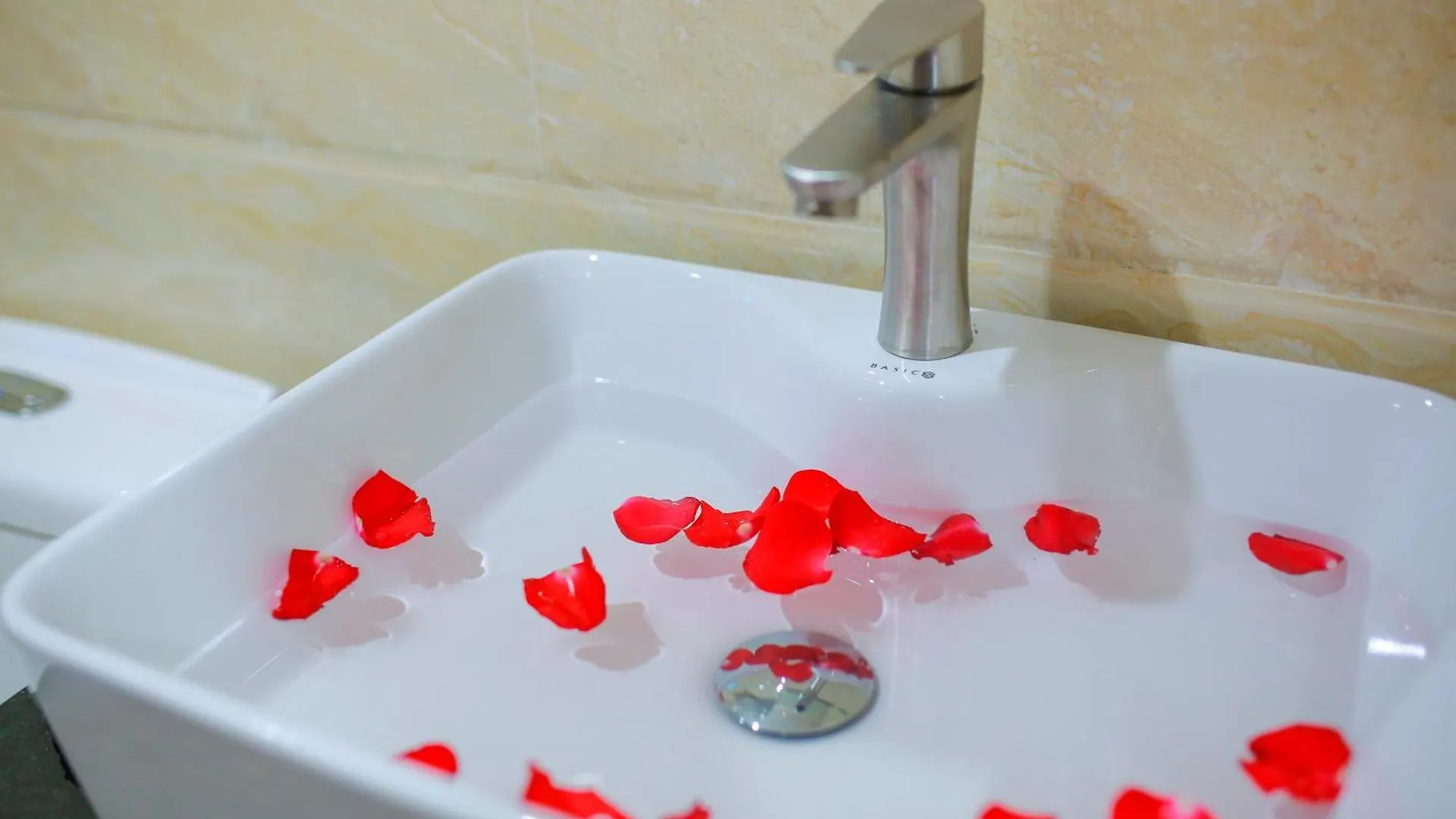 Toan Thang Beach Hotel Da Nang 3*,  Vietnam
