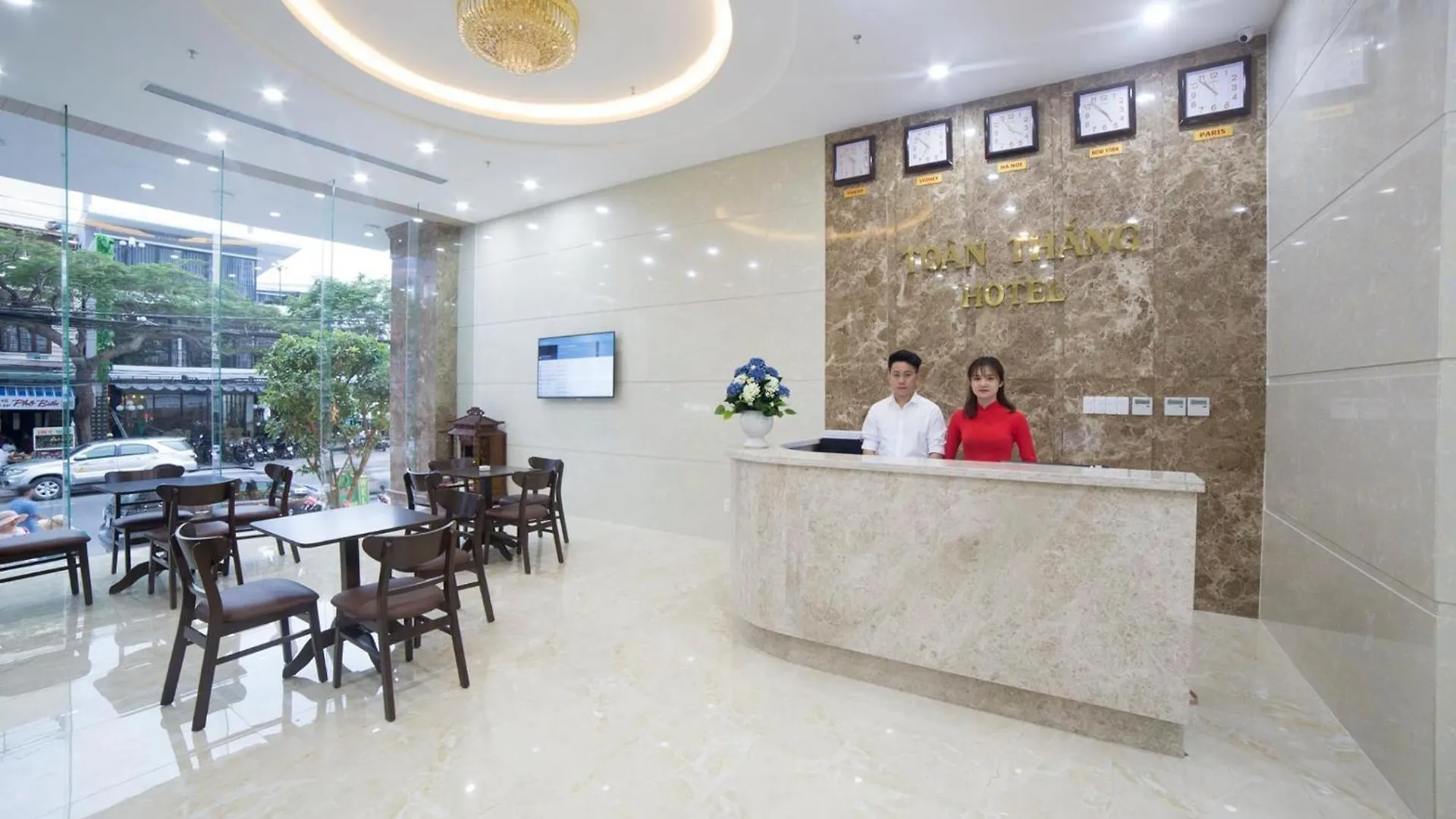 Toan Thang Beach Hotel Da Nang 3*,