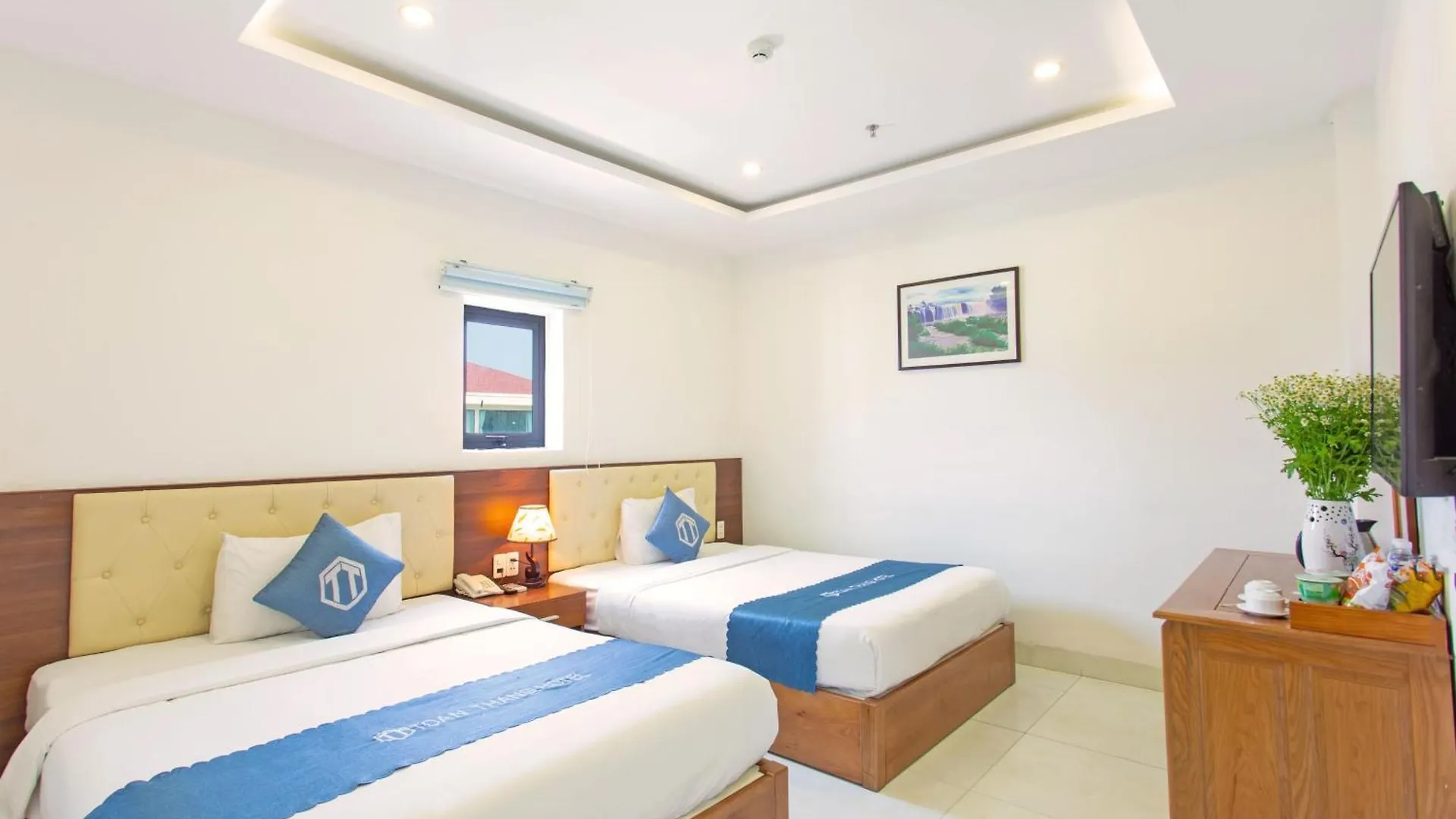 Toan Thang Beach Hotel Da Nang 3*,